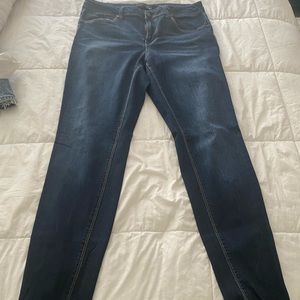 1822 Denim - Adrianna